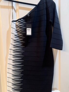 Guess Black and White One-Shoulder Graphic Knit Dress